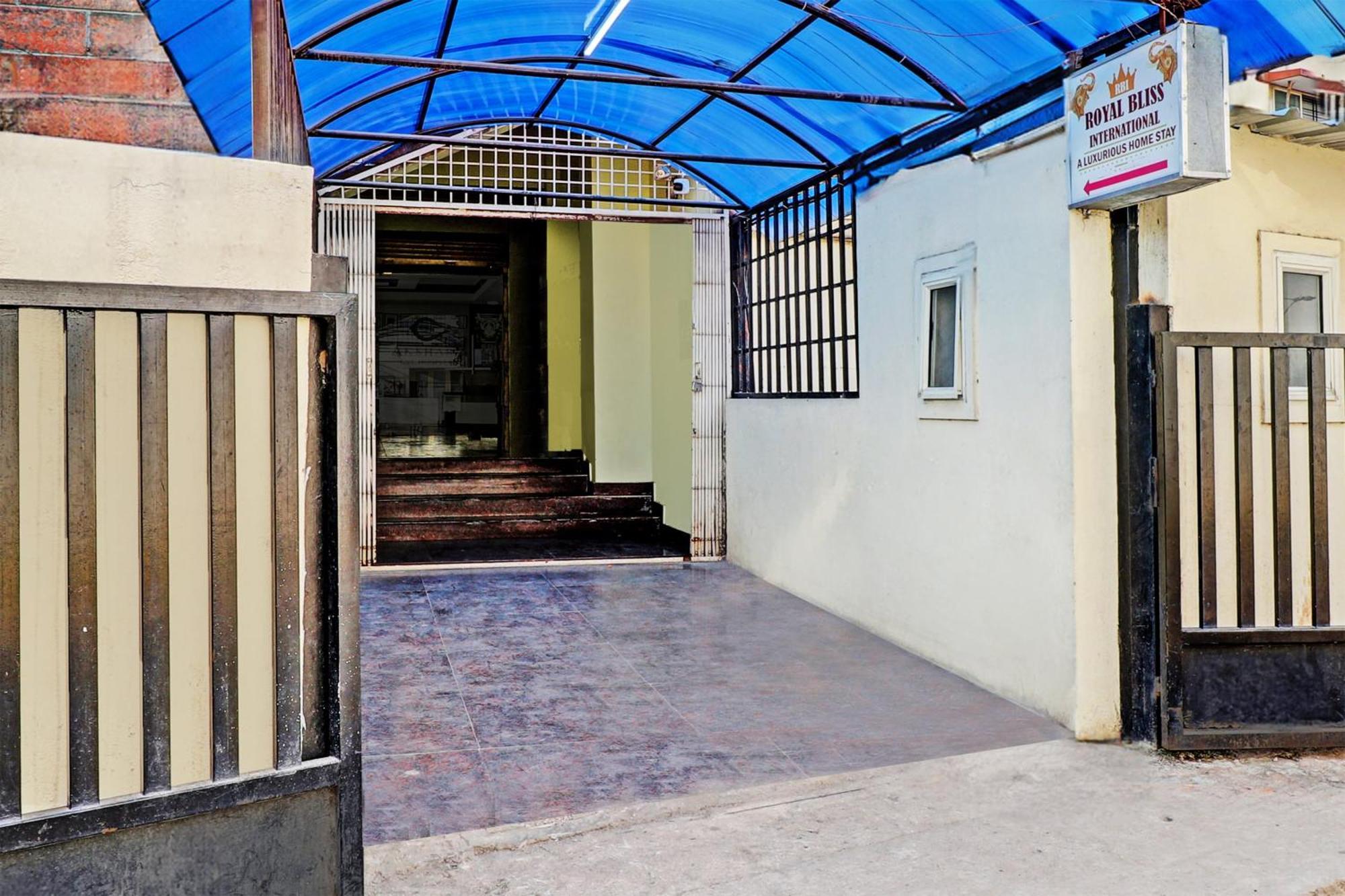 Hotel O Royal Bliss International Bangalore Eksteriør bilde